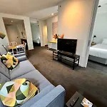 East Melb 2Bed Parking Pet Friendly