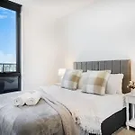 Airy 1Br Ivanhoe Apt With Balcony & Free Parking#Sp05