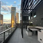 New Chic Stature Southbank 2 Bd
