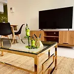 Lovely 1Br Apartment - Free Parking