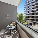 Chic Riverside Retreat Richmond