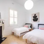 Stylish Contemporary Retreat St Kilda