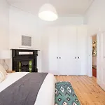 Stylish Contemporary Retreat St Kilda