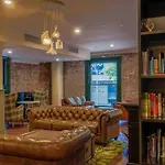 Best Location In The Cbd; Pool, Gym, Rockclimbing +7 Other Amenities