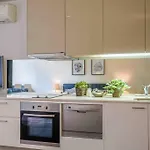 Best Location In The Cbd; Pool, Gym, Rockclimbing +7 Other Amenities