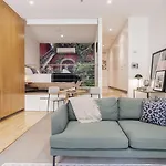 Staycentral - Merigold 21 On Collins