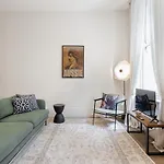 Staycentral - Merigold 21 On Collins