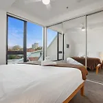 Green Getaway 1 Bedder Loft@ St Kilda With Parking
