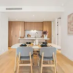 Stylish 2B2B Carlton Garden At Doorstep Cbd 3 Beds