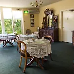 Toorak Manor Hotel