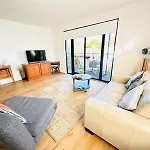 Apartment In St Kilda