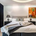 Carlton Luxury Kings Mansion - 5Min To Cbd, Garage And Rooftop