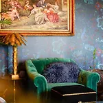 Chic Central Quiet Apt With Free Parking
