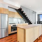 Incredible City Views In Convenient Cbd Apartment