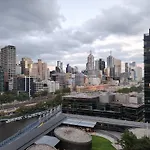 Southbank City-View Apartment