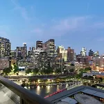 Southbank City-View Apartment