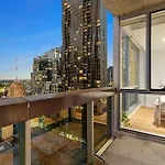 Melbourne Blue, Rooftop Pool And Gym