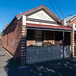 Renovated 2B 1B Victorian House In Princes Hill