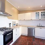 Renovated 2B 1B Victorian House In Princes Hill