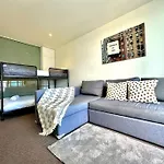 Modern 1Br West Melbourne Gateway