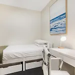 Ground Floor Terrace Unit Near Edinburgh Gardens