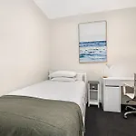 Ground Floor Terrace Unit Near Edinburgh Gardens