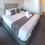 Penthouse 3 Bdrm Amazing Views Opposite Casino