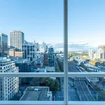 Penthouse 3 Bdrm Amazing Views Opposite Casino