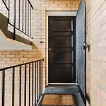 Vaquay Sonnet In South Yarra