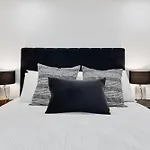 Beautifully Cosy St Kilda Apartment