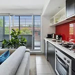 Beautifully Cosy St Kilda Apartment