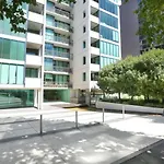 Opulent & Spacious Condo Overlooking Albert Park
