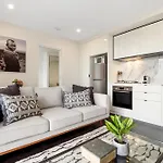 Stylish 1-Bed Apartment With Balcony, Sauna & Gym