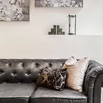 Vintage Romance In Vibrant & Cosmopolitan Prahran