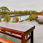 Beautiful 1-Bed In St Kilda W Parking & Terrace