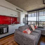 Stylish 2-Bed Apt In Southbank With Parking