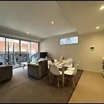 Coastal Comfort 2B2B Port Melbourne