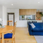 Cosy 1-Bed With Private Balcony By Showgrounds