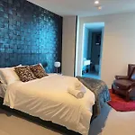 Australia108 High Level Apt 3 Bedrooms 2 Parking