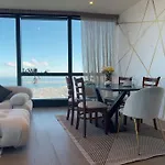 Australia108 High Level Apt 3 Bedrooms 2 Parking