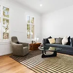 Central Chic & Cool Carlton Apartment On Elgin St