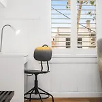 Central Chic & Cool Carlton Apartment On Elgin St