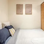 Riverside Apartment Melbourne Cbd