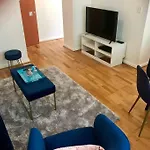 Stylish Courtyard Unit, In The Heart Of Sth Yarra