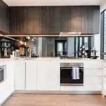 Stylish Southbank 1-Bedroom With Pool And Gym