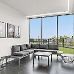 Contemporary 1-Bed In The Heart Of St Kilda
