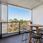Modern Urban Retreat In Brunswick