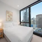 Sophisticated 2-Bed With Striking City Views
