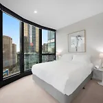 Sophisticated 2-Bed With Striking City Views