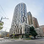 Mega Style Apartments Kings Domain